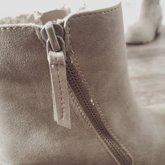 Girls Cute Boots 13c - Picture 5 of 5